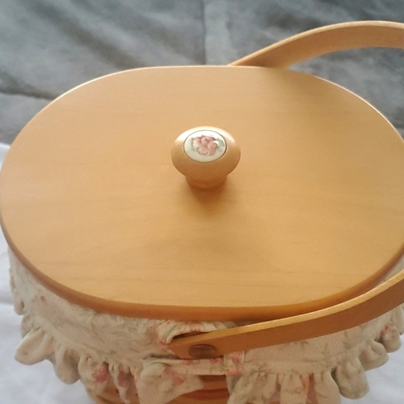 🌟2001 Longaberger Woodcraft Basket W/ Liner - Picture 3 of 10